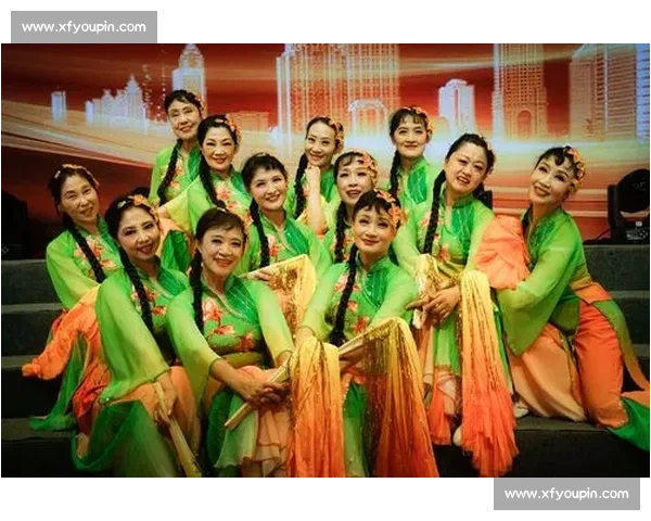 《在朗诵比赛的舞台上绽放光彩，展现自信与魅力》